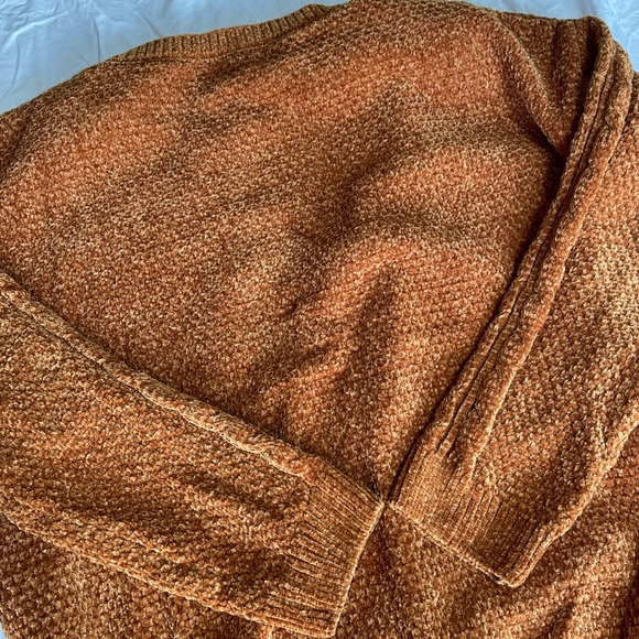 Sweater - Picture 4 of 4